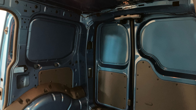 Volkswagen Caddy Cargo C20 Diesel 2.0 TDI 122PS Commerce Pro Van DSG [Tech Pack]